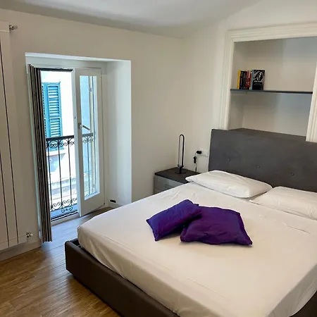 Above The * فارينا