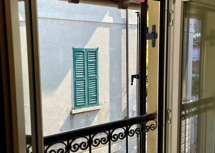 Above The فارينا