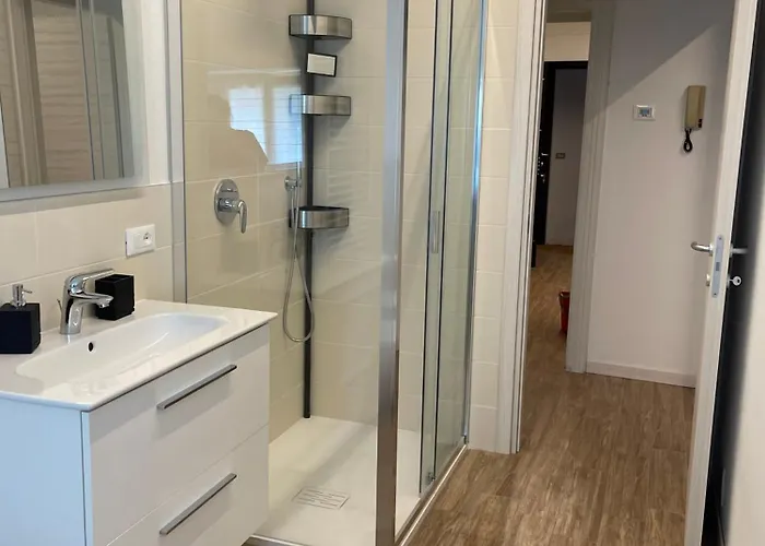 Above The شقة فارينا