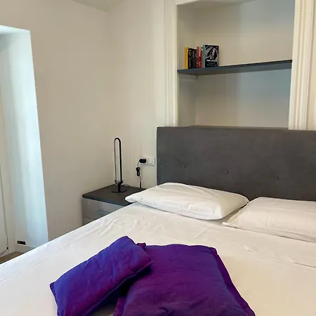 Above The דירה *