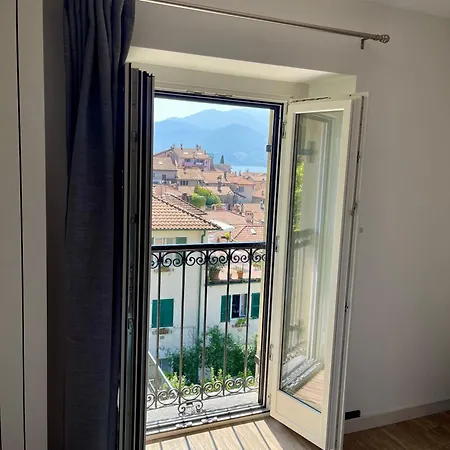 Above The דירה *