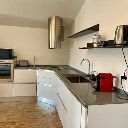 Apartment Above The Varenna
